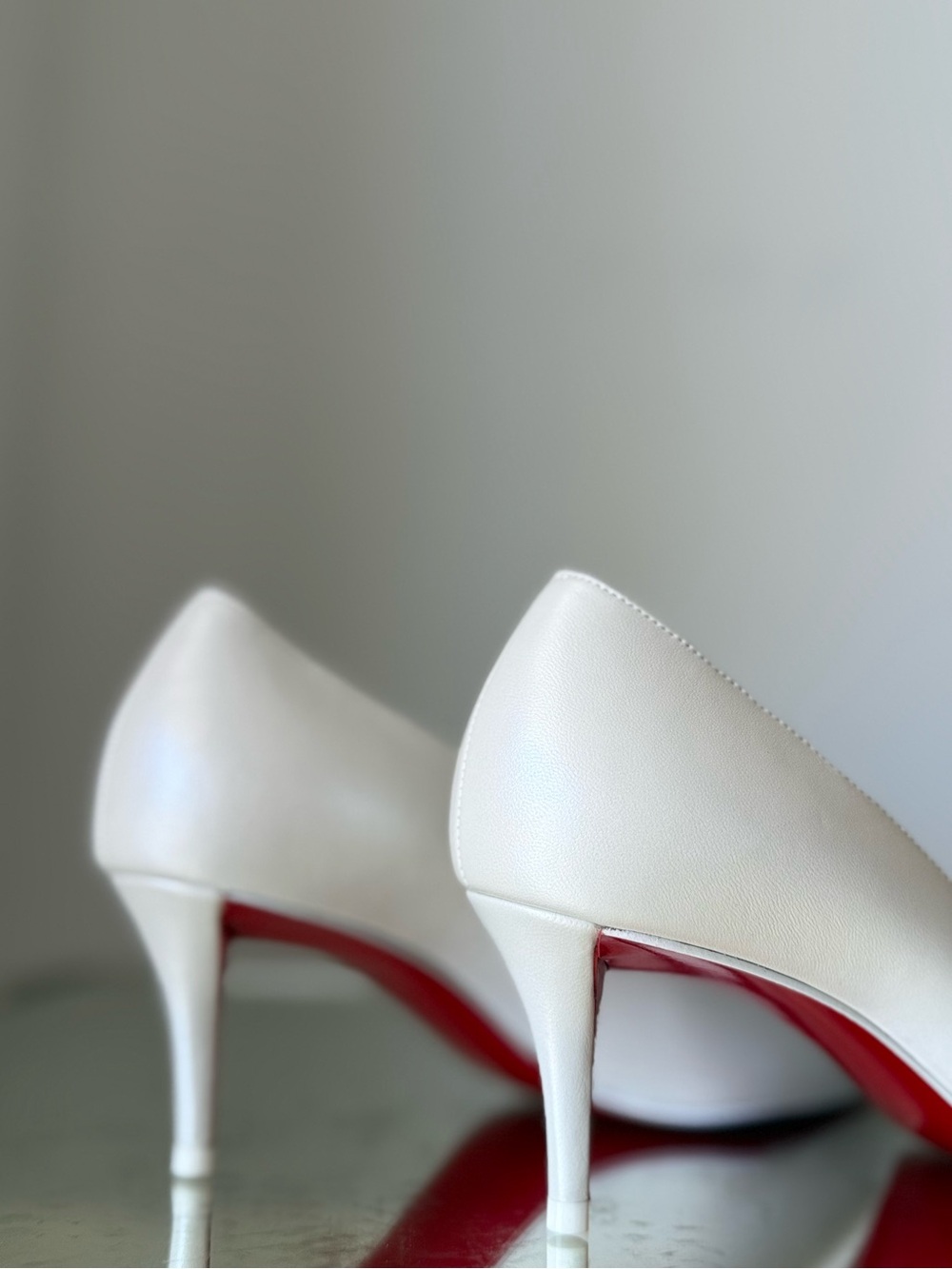 Christian Louboutin White Pointed-Toe Pumps with Red Heel - Picture 10 of 14